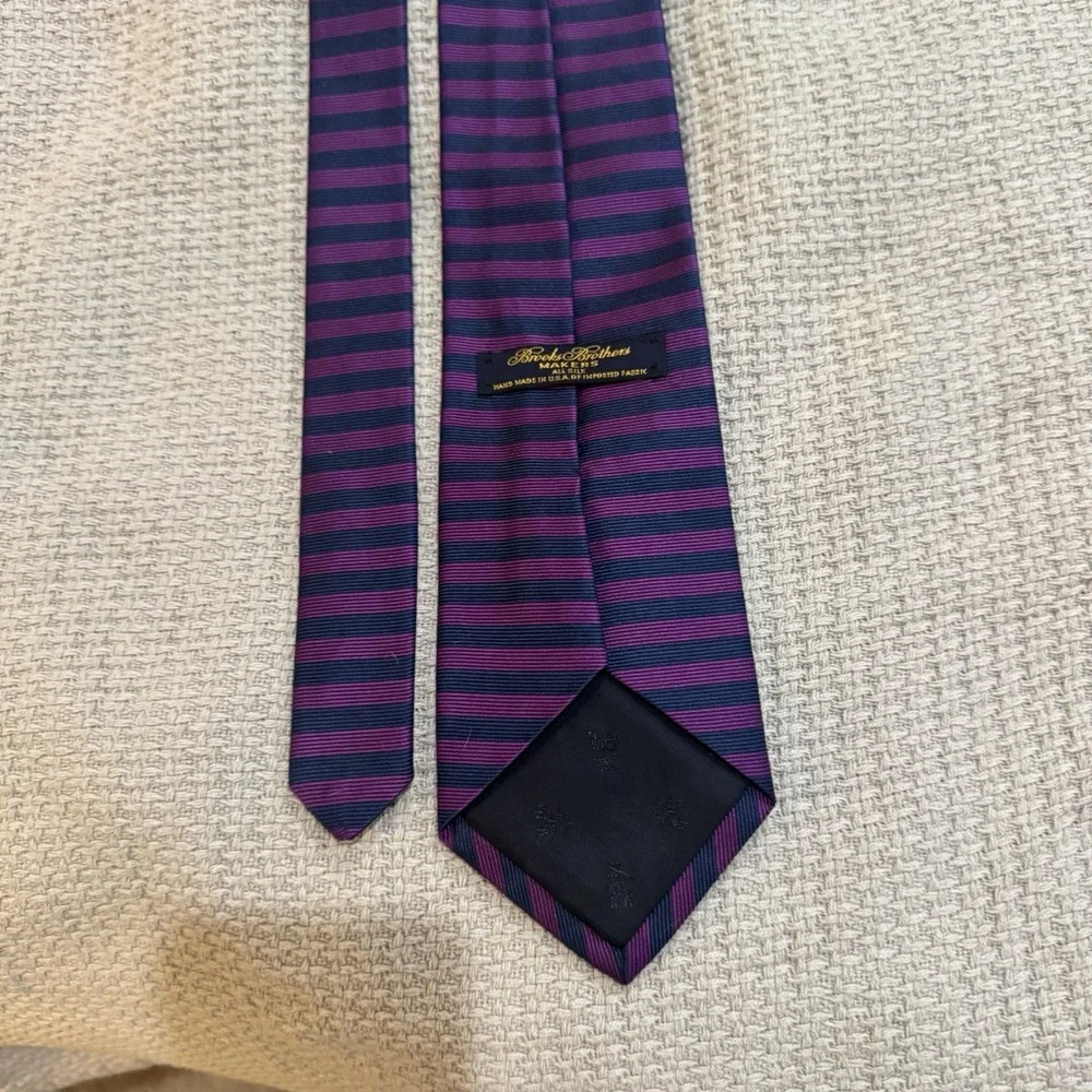 Brooks Brothers Purple Navy Blue Stripe Silk Neck Tie‎ Mens 56x4